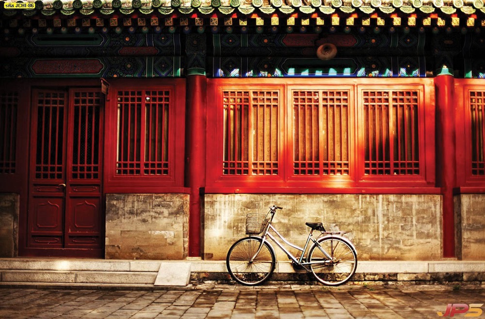 วอลเปเปอร์ภาพจักรยานหน้าตึกแดงริมถนนในจีน