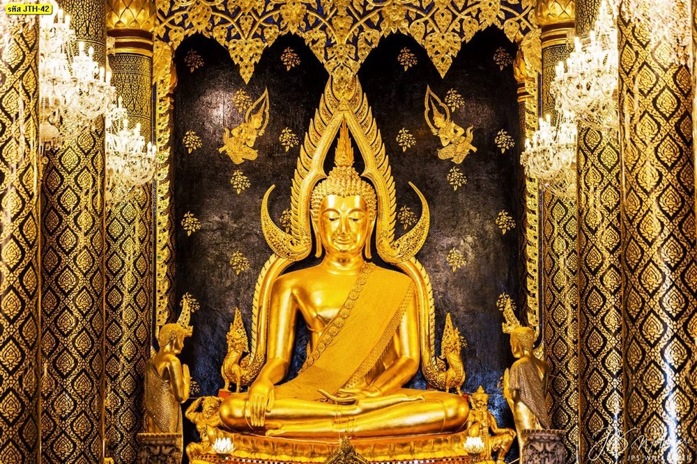 ภาพจิตรกรรมไทยลายพระพุทธรูปสีทองสวยงาม